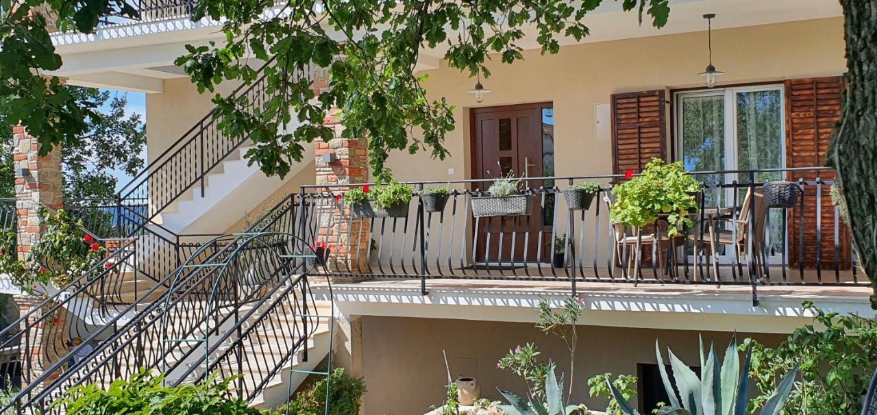 Holiday Apartment Arman Vizinada Ngoại thất bức ảnh